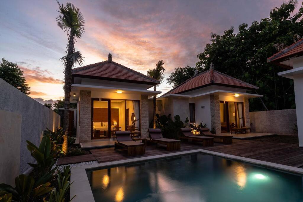 Nau Nusa Villa Batununggul エクステリア 写真