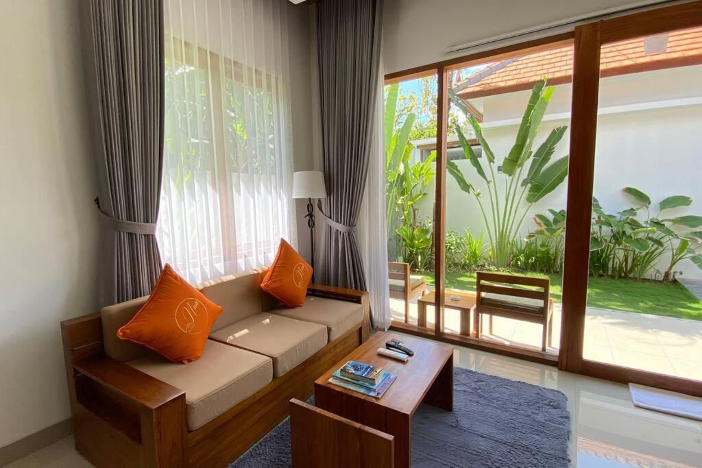 Nau Nusa Villa Batununggul エクステリア 写真